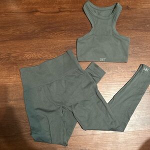 SET Active Olive Workout Ensemble